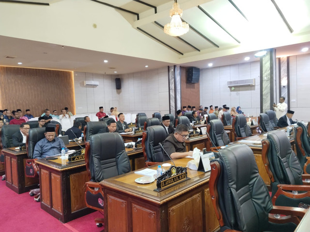 DPRD Kabupaten Karimun Gelar Paripurna KUA-PPAS 2027: Tekankan Sinkronisasi Anggaran dan Realistis Target Whats App Image 2026 08 02 at 09 48 32
