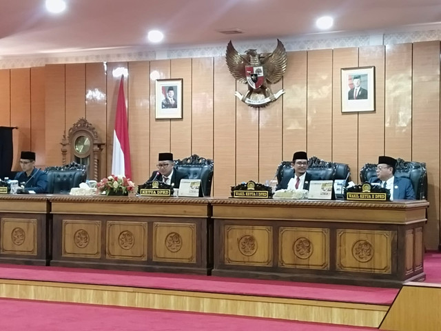 DPRD Kabupaten Karimun Gelar Paripurna KUA-PPAS 2027: Tekankan Sinkronisasi Anggaran dan Realistis Target Whats App Image 2026 08 02 at 09 48 33