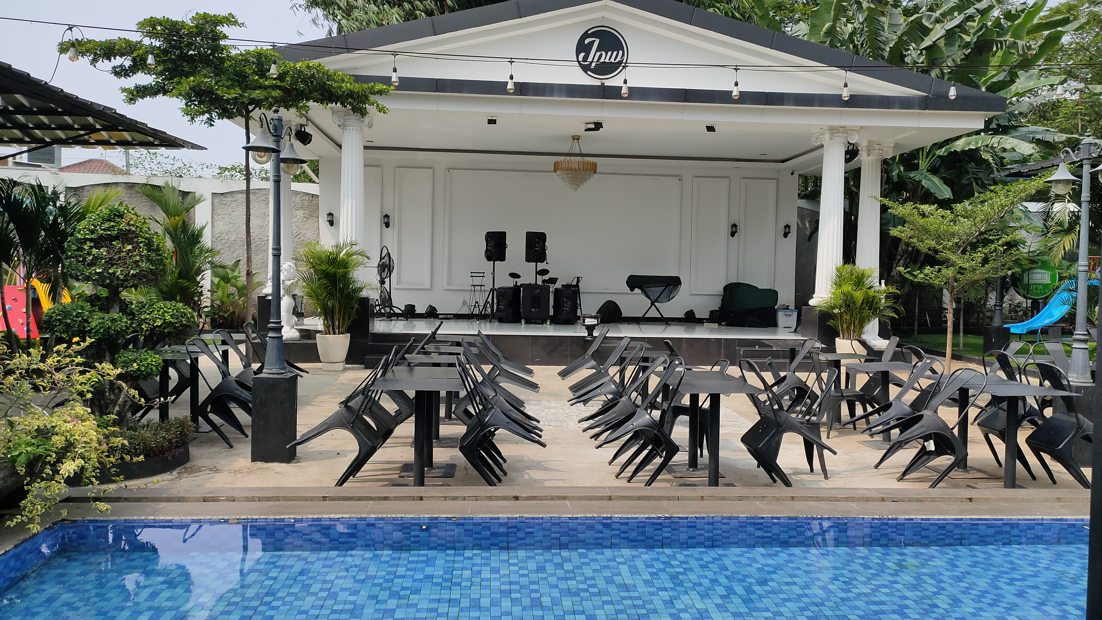 JPW Cafe & Garden