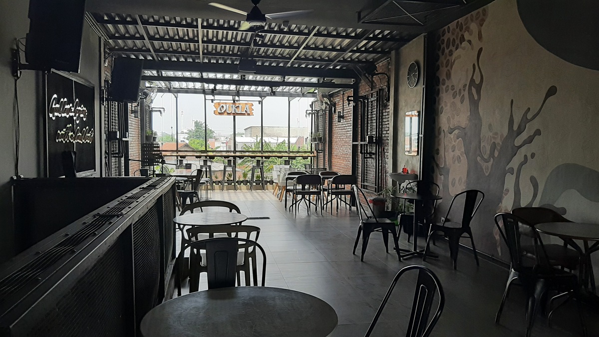 Oukla Sidoarjo coffee shop