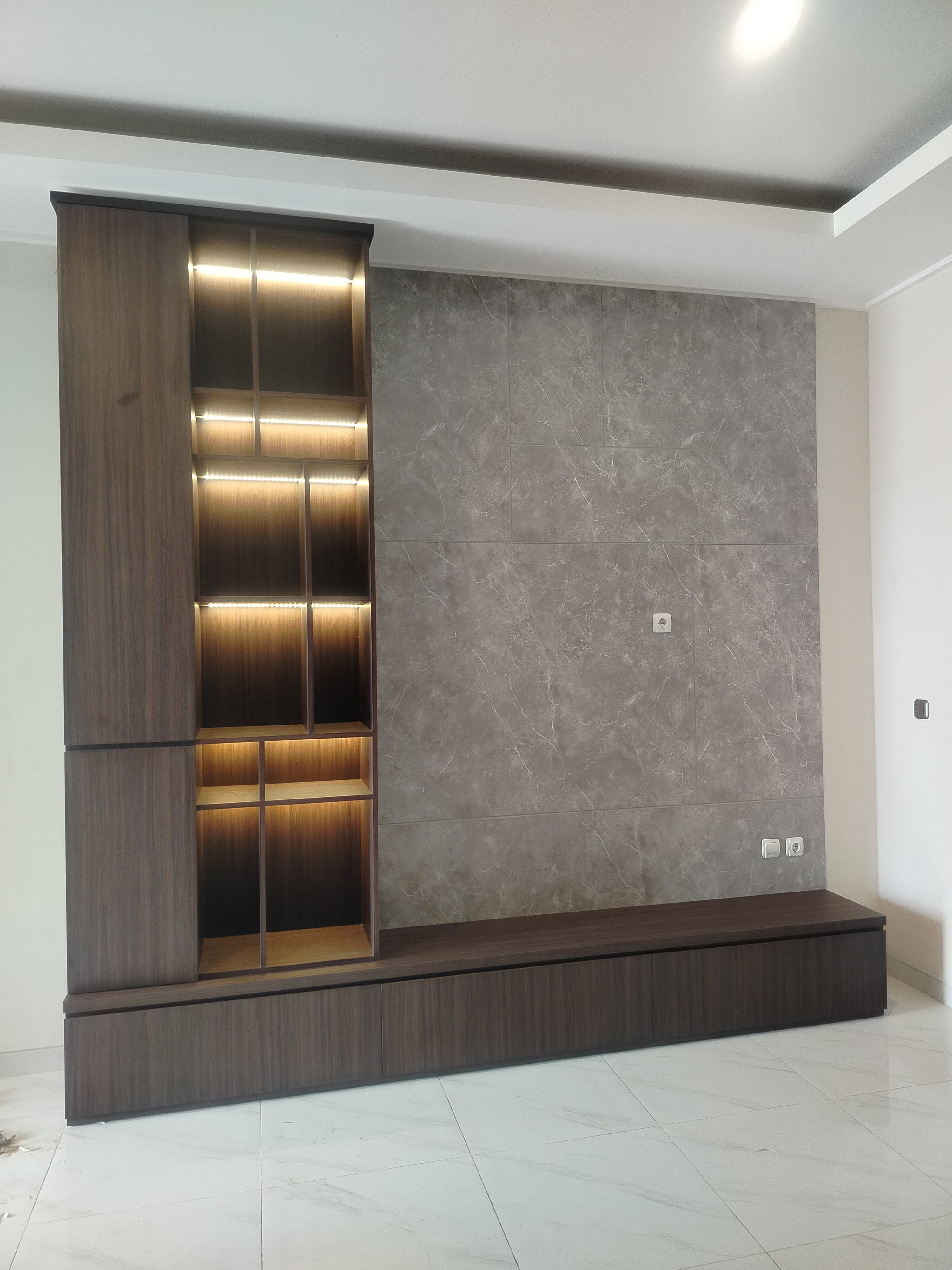 Backdrop & Partisi custom hasil pengerjaan Sofa Depok by Yenia
