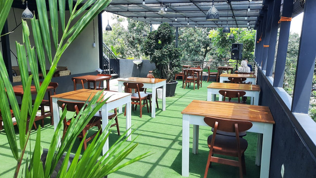 COZY COFFEE & RESTO