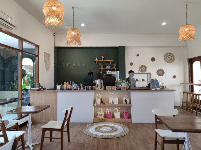EONIA HOUSE & EATERY