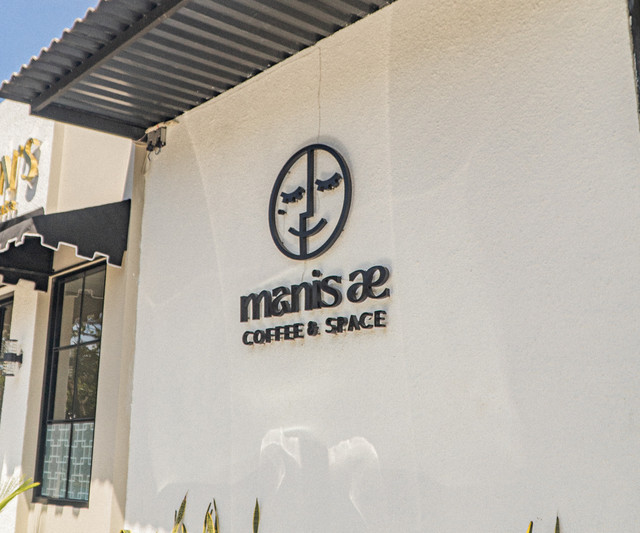 Manis ae Coffee & Space