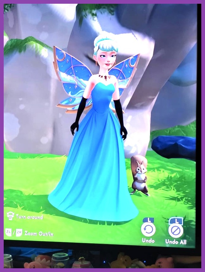 Level 10 friendship reward screen displaying unique clothing item in Disney Dreamlight Valley