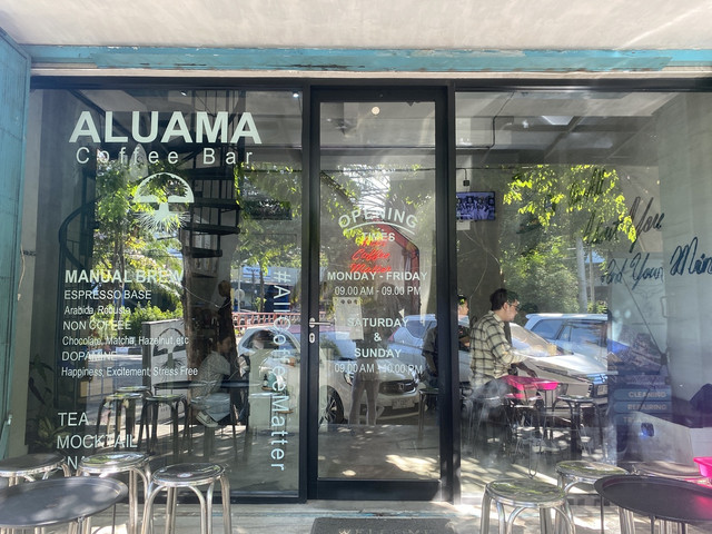Aluama coffee bar