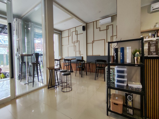 KLAFE Cake & Coffee Factory