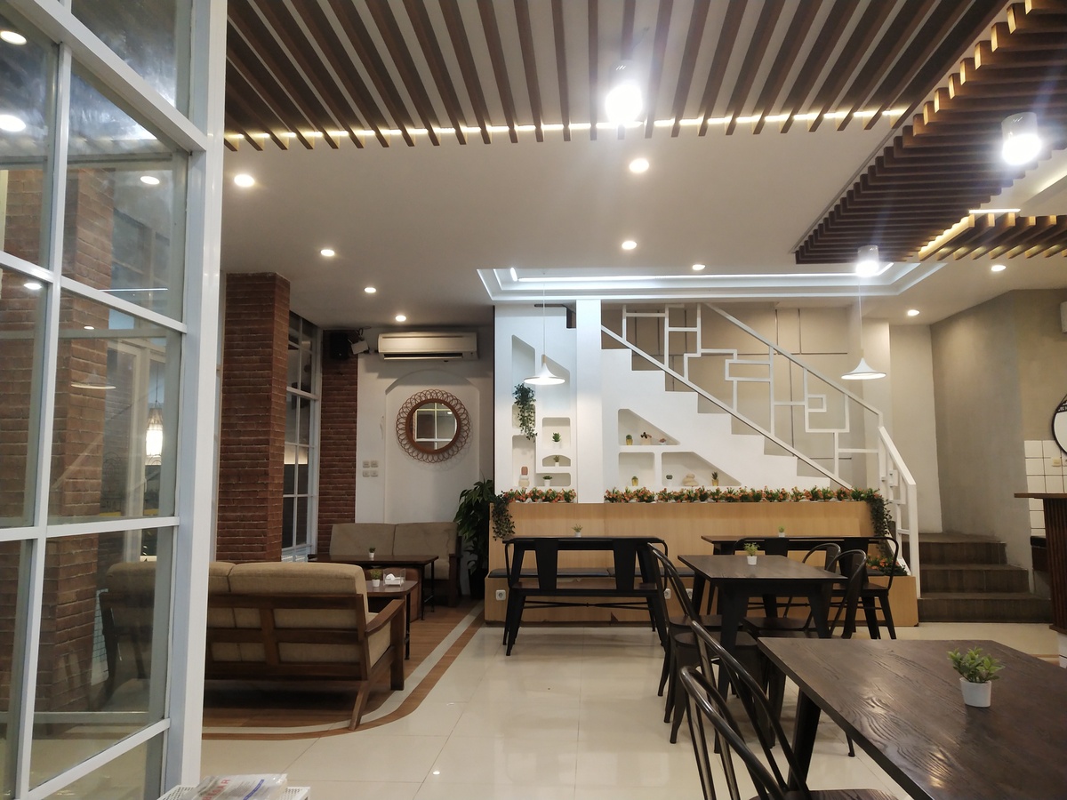 Lak-i Coffee & Famous Pizza