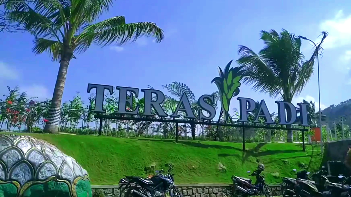 TERAS PADI Resto, Wisata dan Cafe