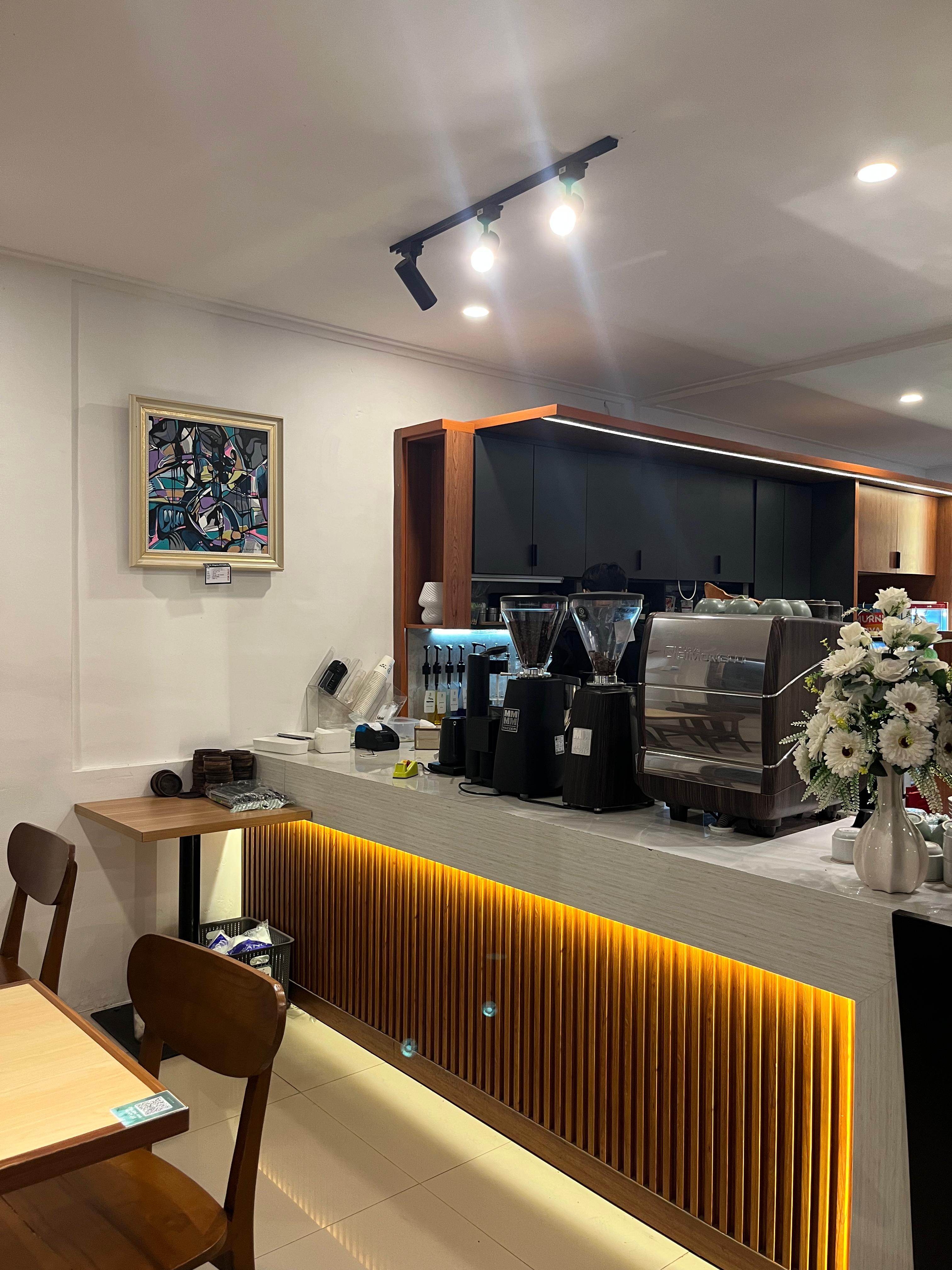 Moji Cafe Resto and Bakery