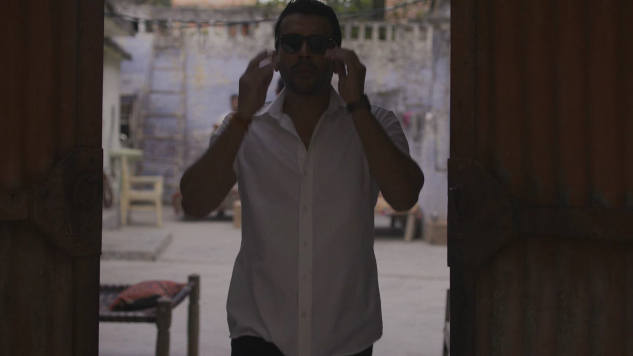 Mirzapur-S03-E00-Mirzapur-Season-3-Bonus-Episode-1080p-AMZN-WEB-DL-DDP5-1-H-265-Joya9tv-Com-00-10-4