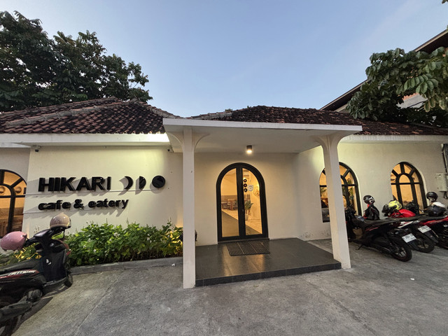 HIKARI Café & Eatery