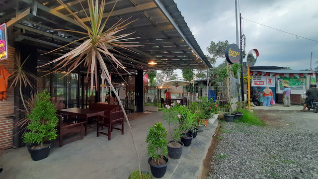 Banyu Emas Cafe & Resto