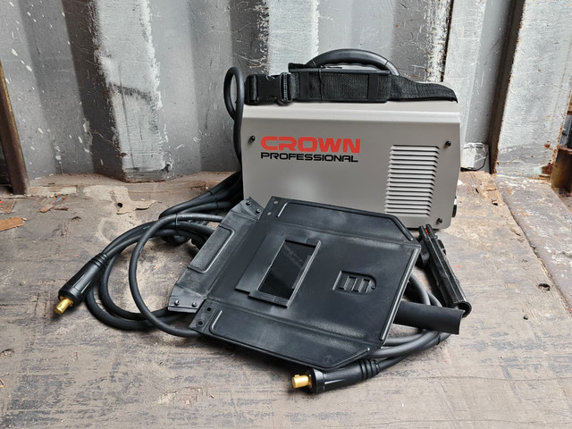 Сварочный инвертор CROWN CT33100Q
