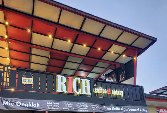 rich coffee and eatery