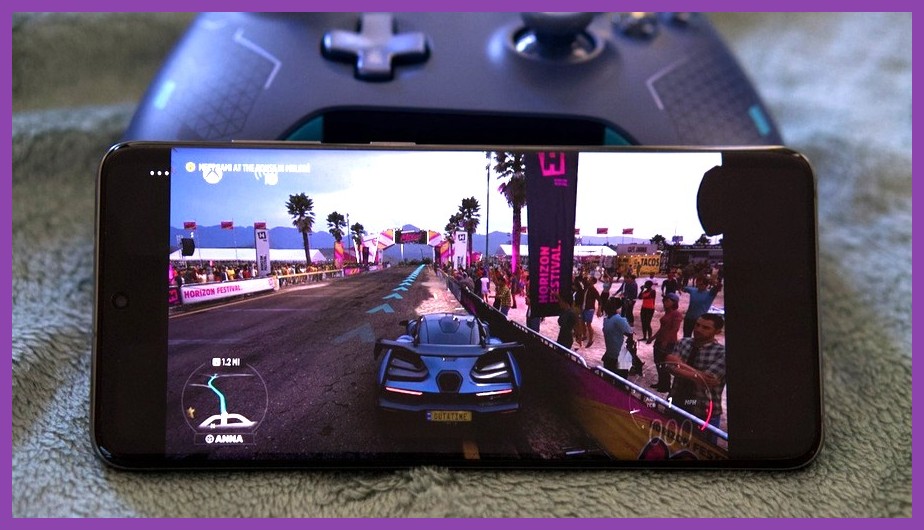 Forza Horizon 5 running via Xbox Cloud Gaming on mobile