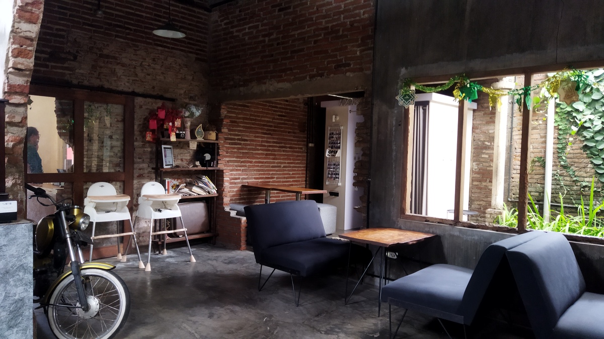 Albirru Coffee and Eatery