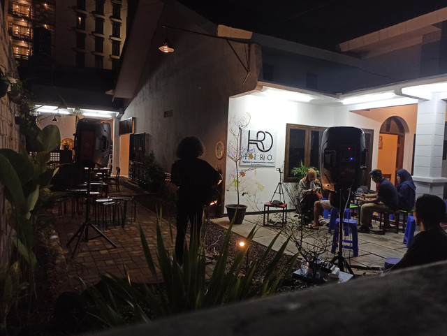 HIRO COFFEE AND SPACE JEMBER
