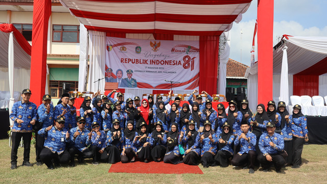 Refleksi HUT RI ke-81 di Lapangan Cluring