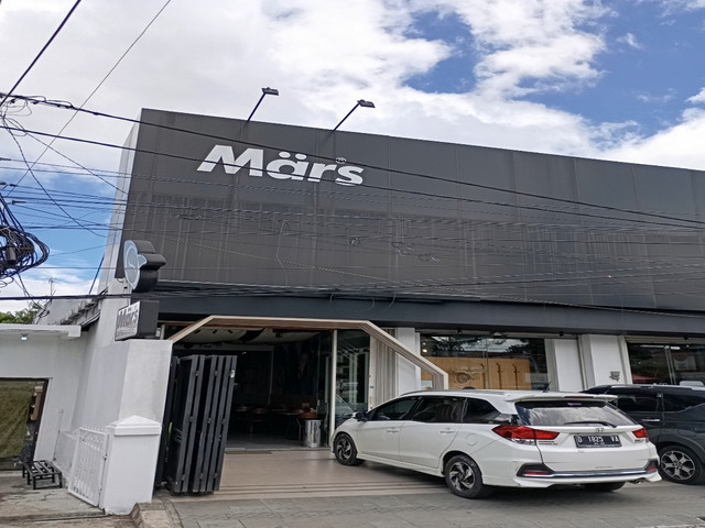 MARS Coffee and Eatery