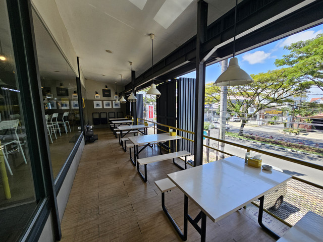 Bureau Coffee & Dine