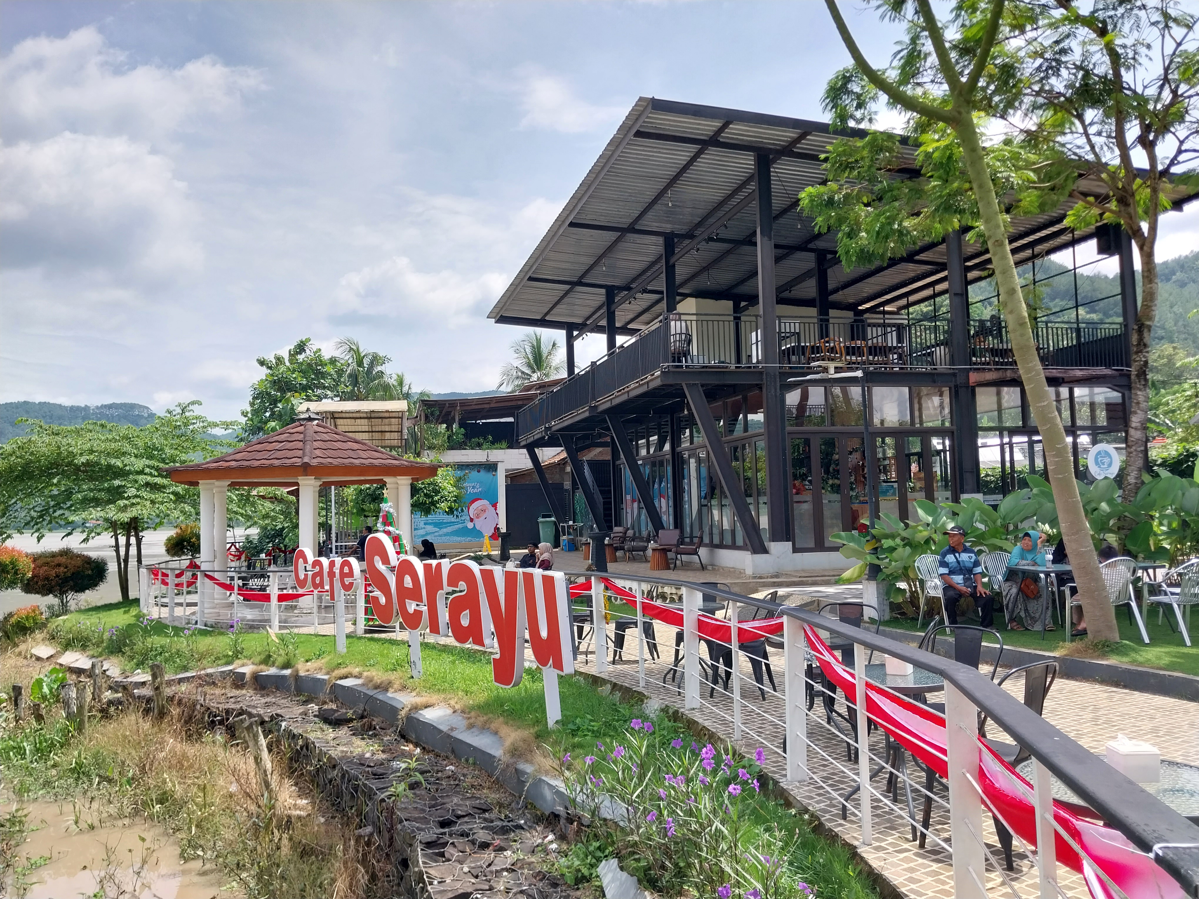 Cafe Serayu
