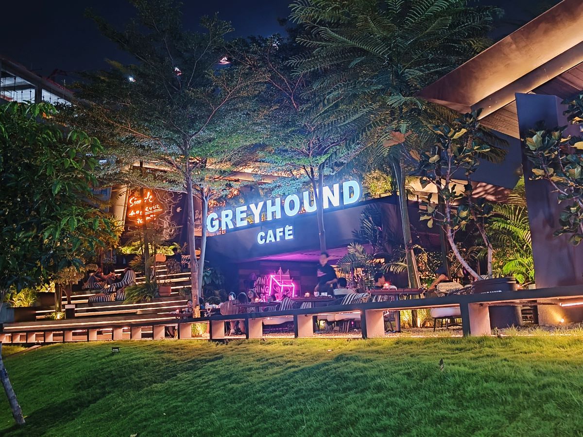 Greyhound Cafe Summarecon Bekasi