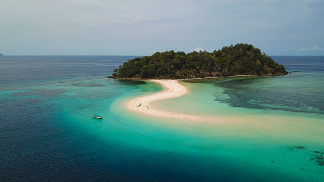 Bogisa Island