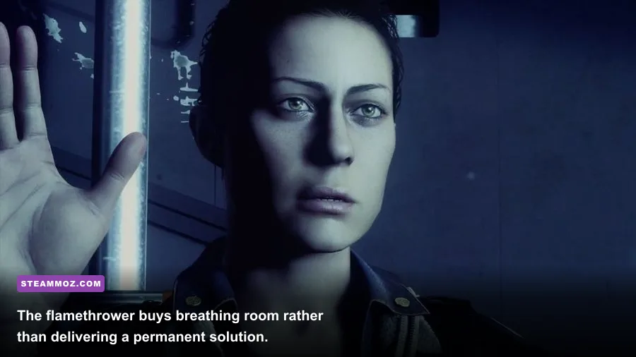Amanda Ripley using the flamethrower to repel the Xenomorph in Alien Isolation
