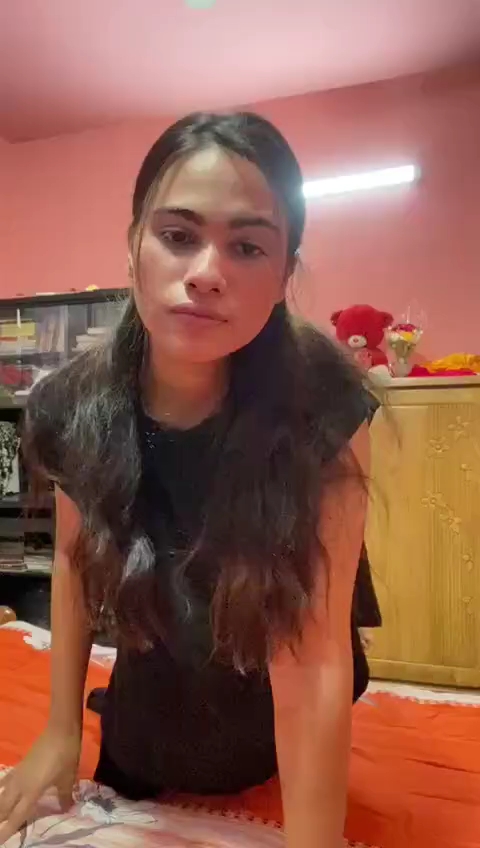 এই মালটা আসলেই একটা বেশ্যা মাগী