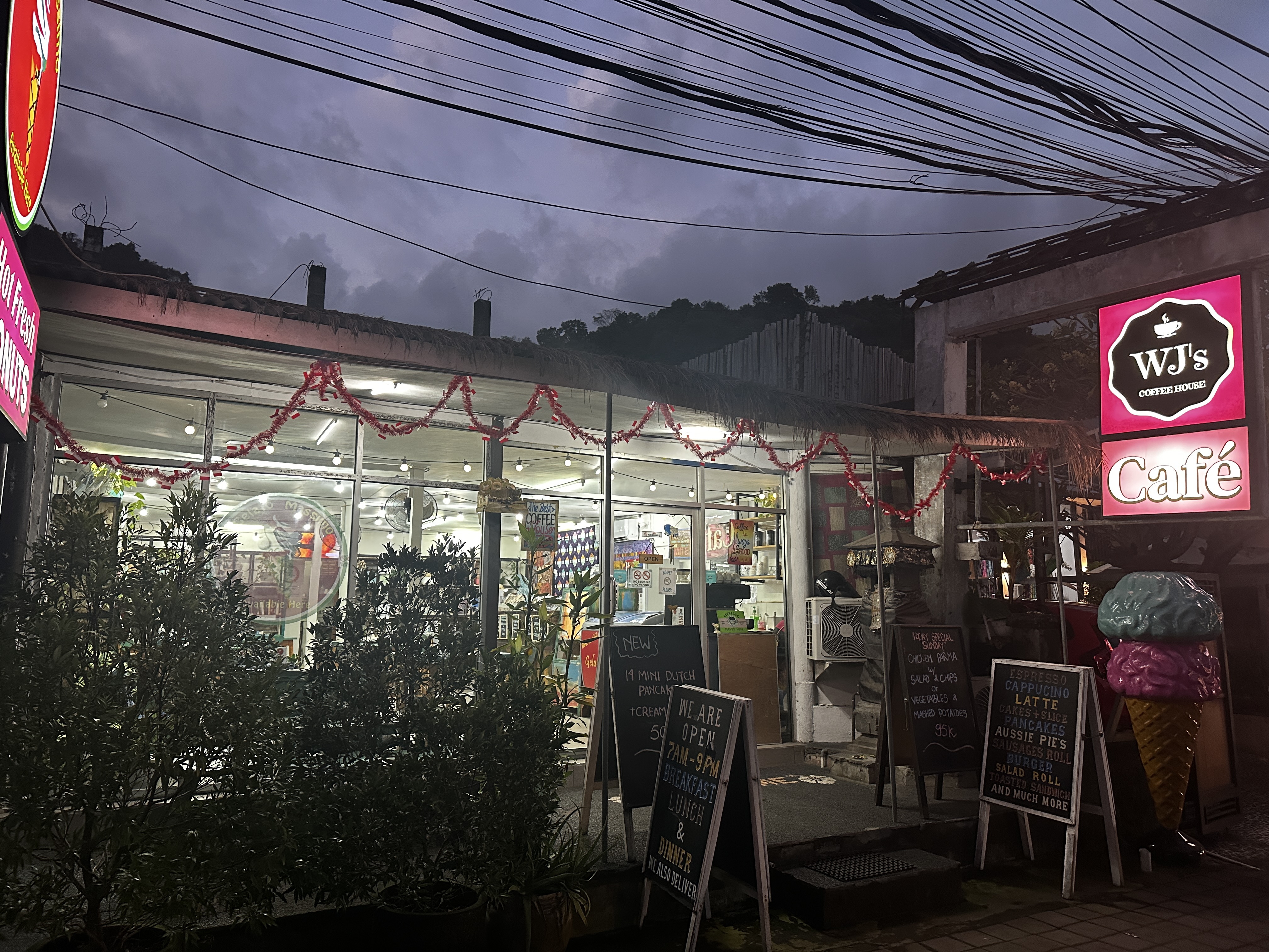 Wacky Jacky's Bali & WJ's Coffee Shop