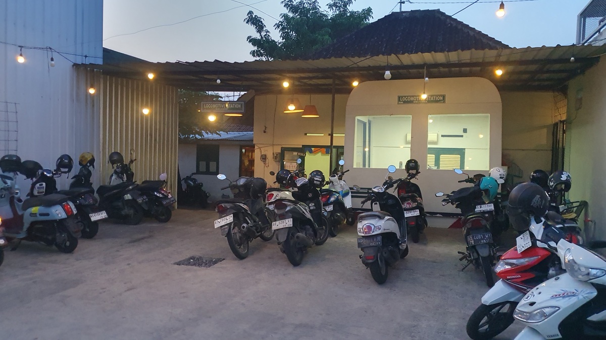 Locomotive Resto & Cafe