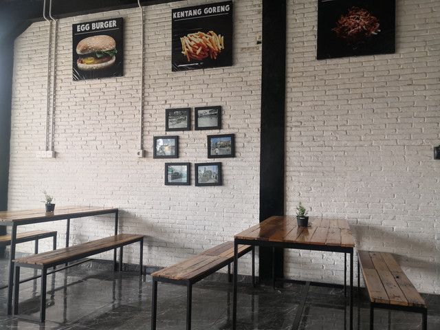 Nostalgia Cafe