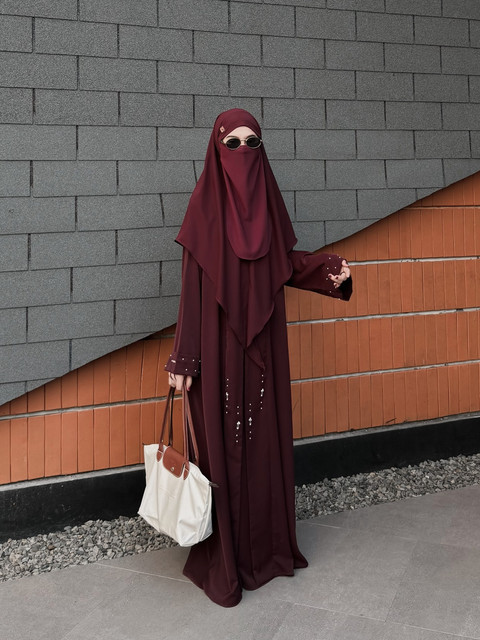 Aqila Abaya - Look 5