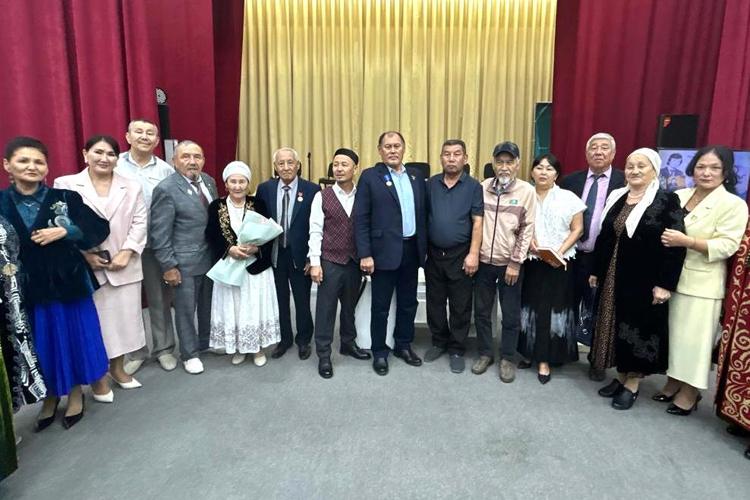 Тағдыр таңбасы жүрекке жазылған жыр (1)