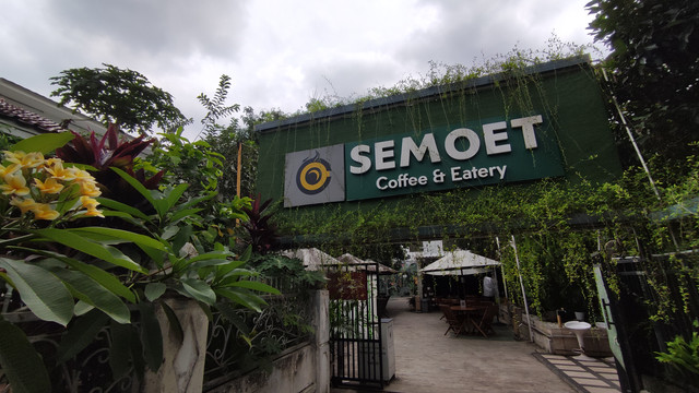 Semoet Cafe 