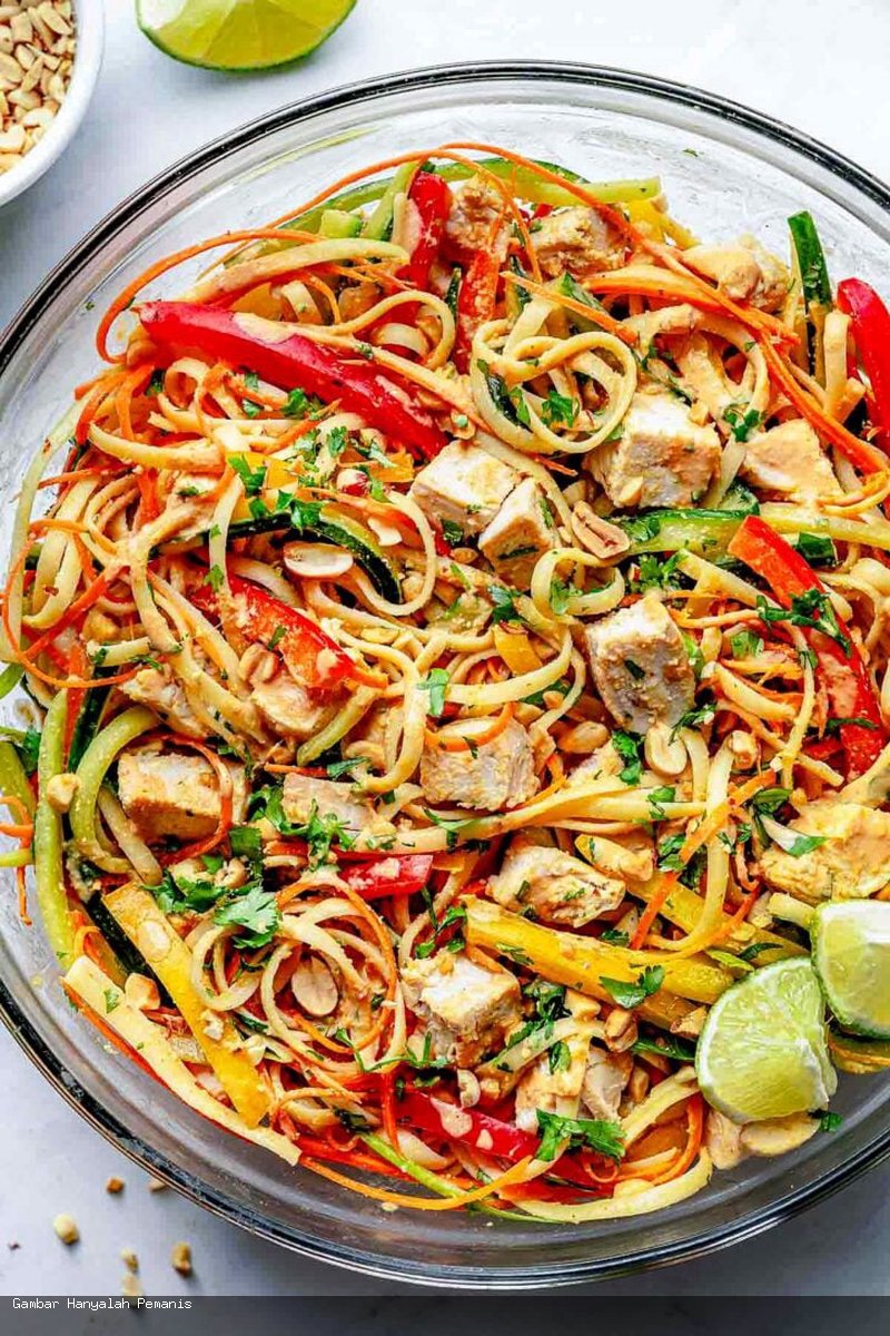 Mie Kacang Pedas dengan Ayam ala Thai