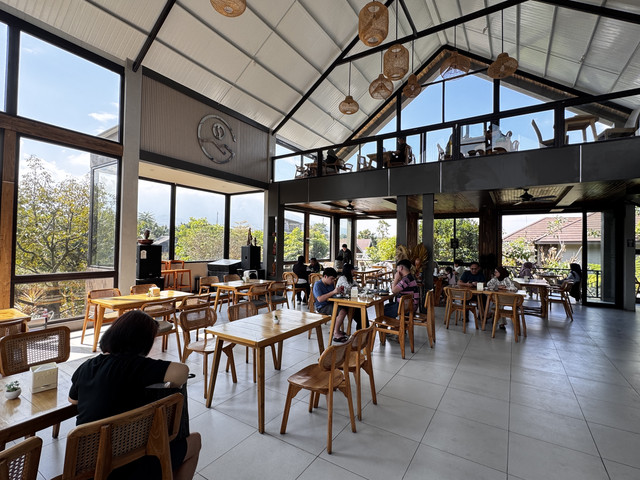 CANA Coffee & Eatery