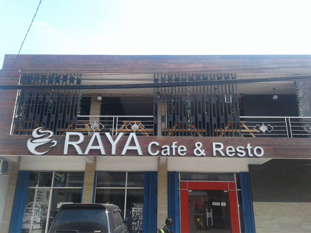 Raya Cafe and Resto Madiun