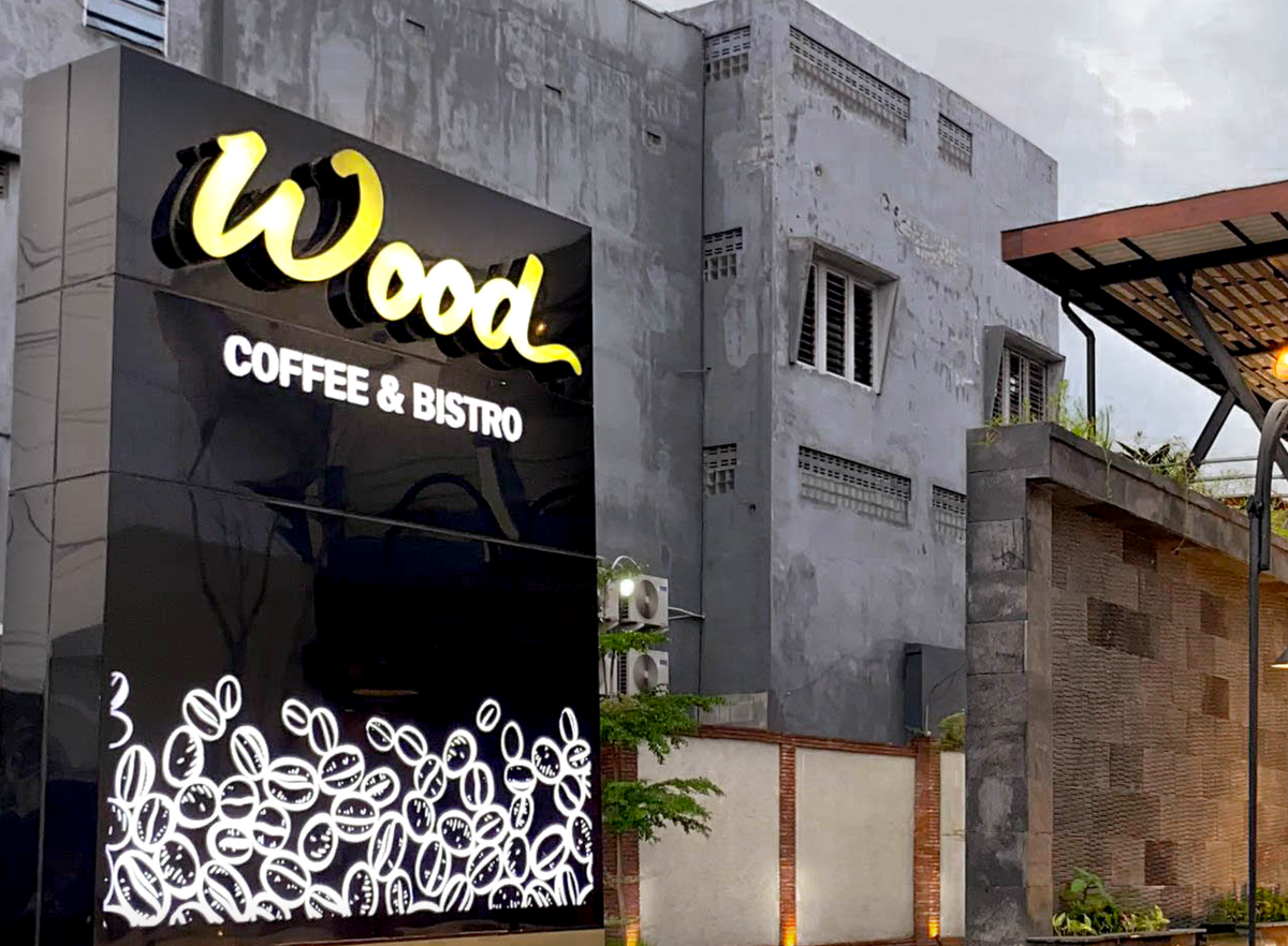 WOOD Coffee & Bistro
