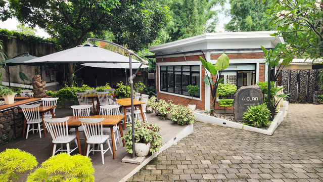 de'Clan Resto & Cafe Depok