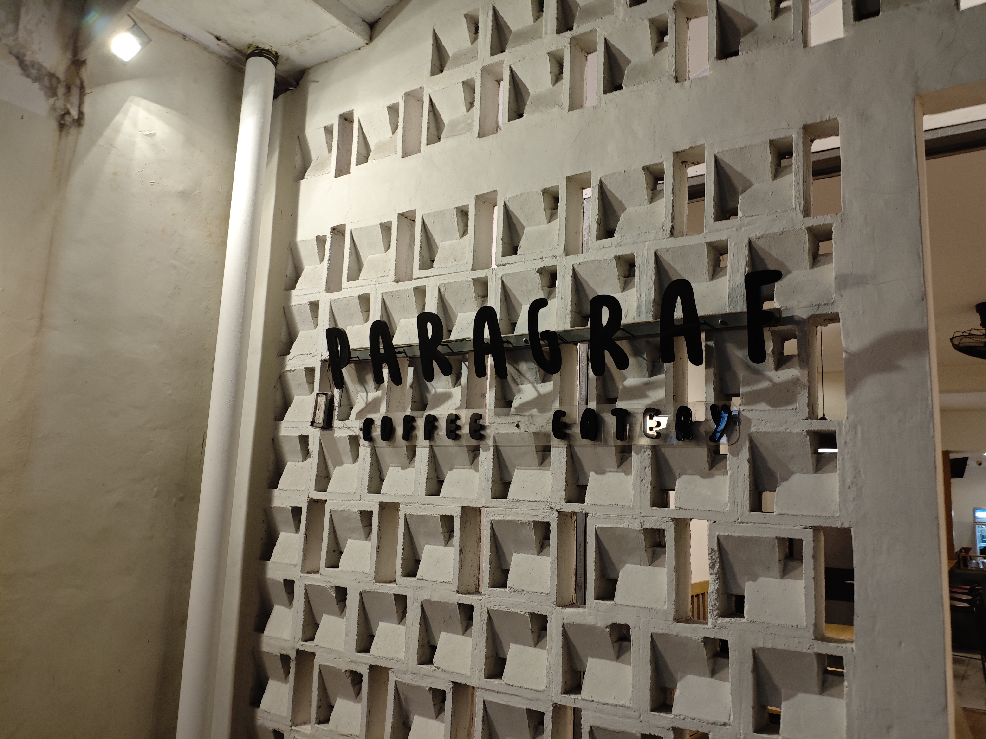 Paragraf Coffee & Eatery