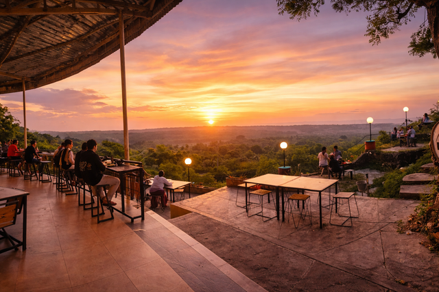 Tebing Cafe Lamongan