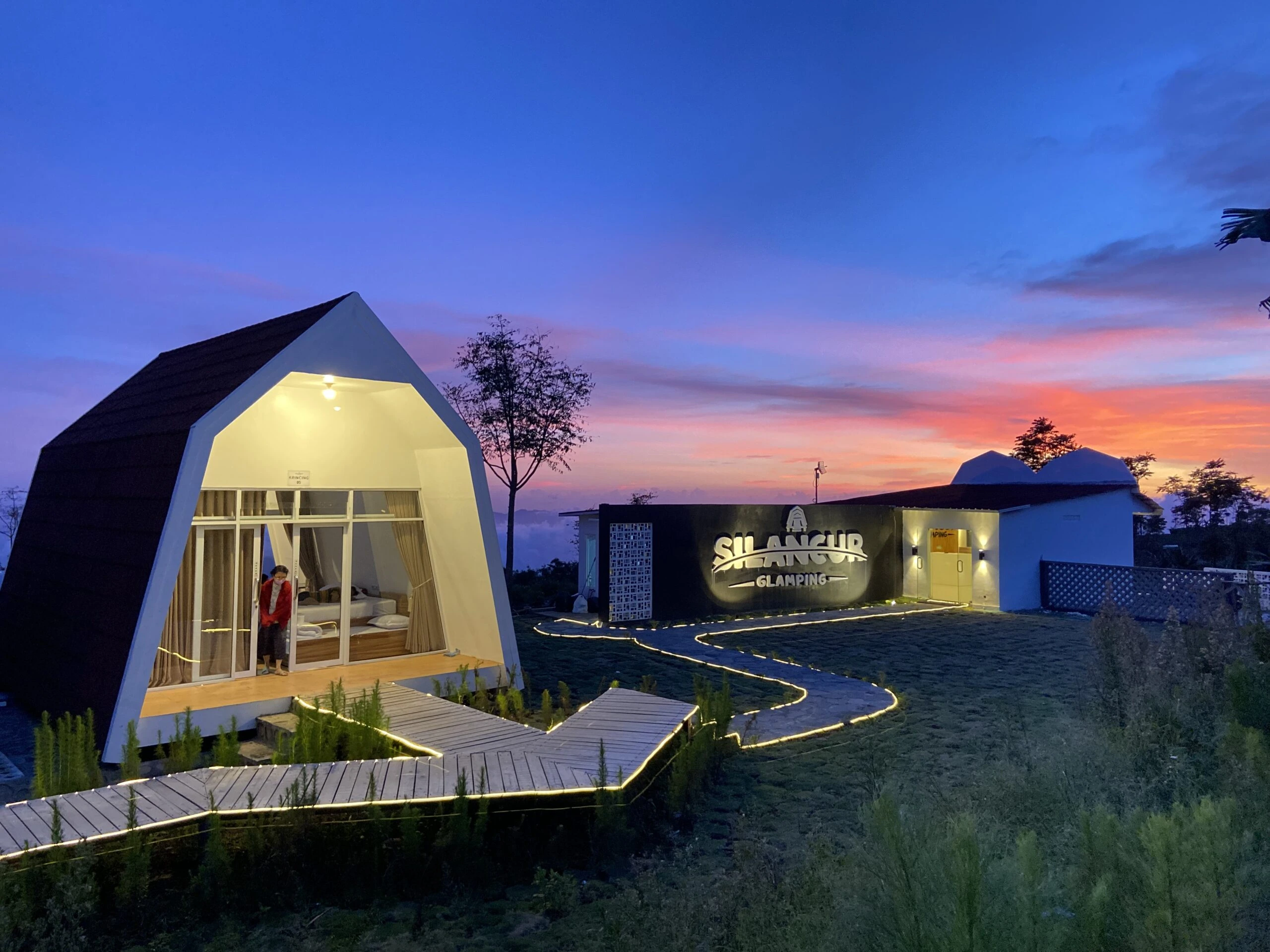 Penginapan Glamping Kaliangkrik
