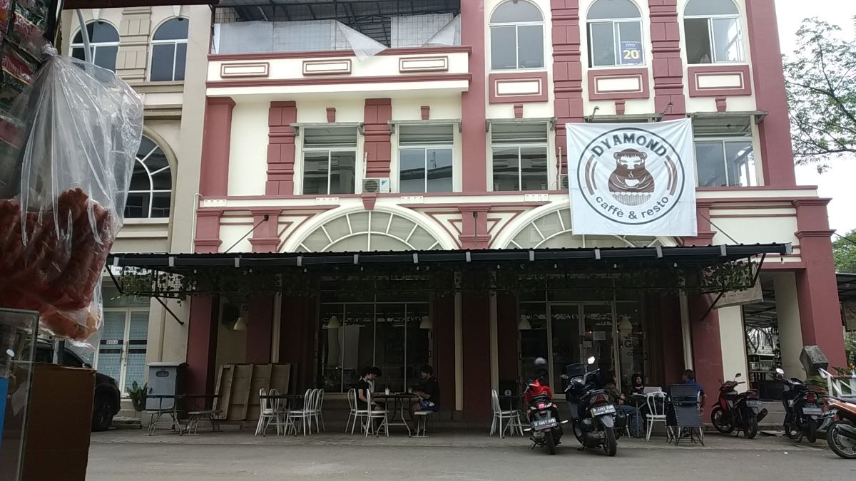 Dyamond Caffe and Resto