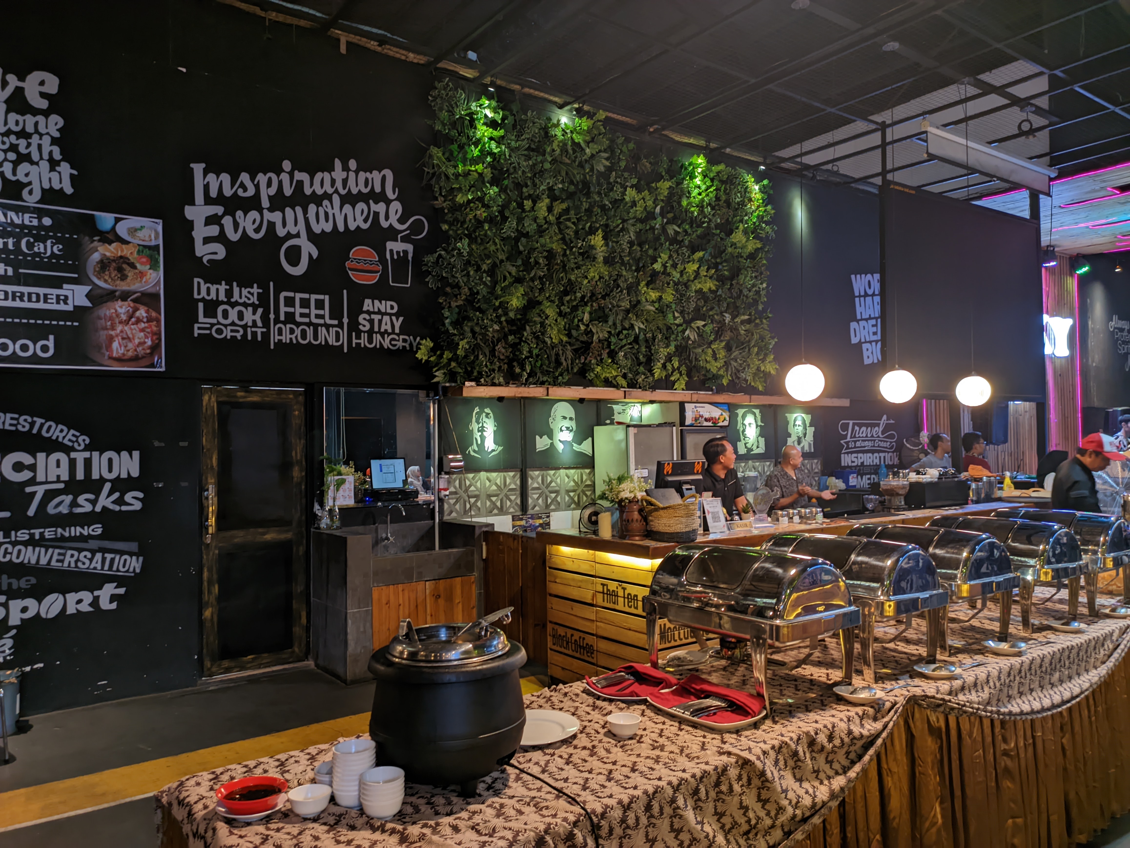 HOKKY Cafe & Karaoke