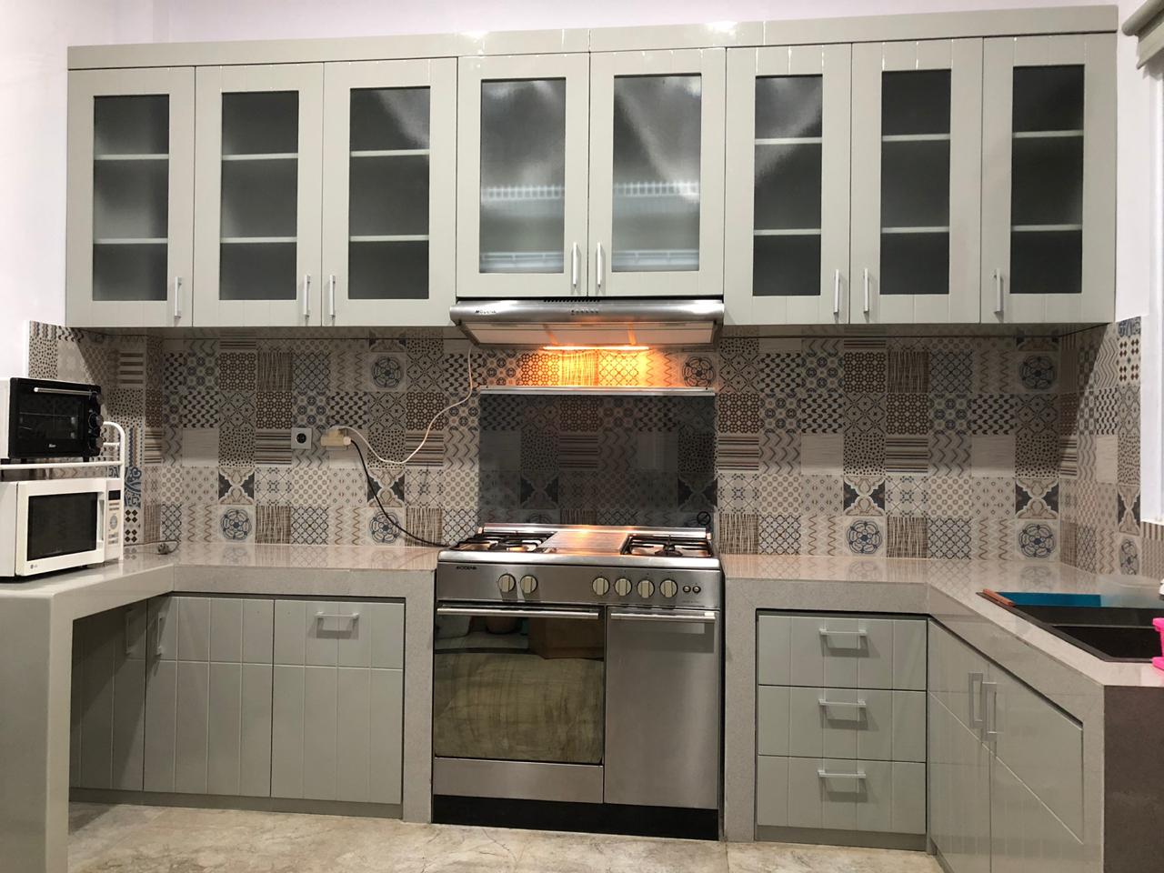 Kitchen Set custom hasil pengerjaan Sofa Depok by Yenia