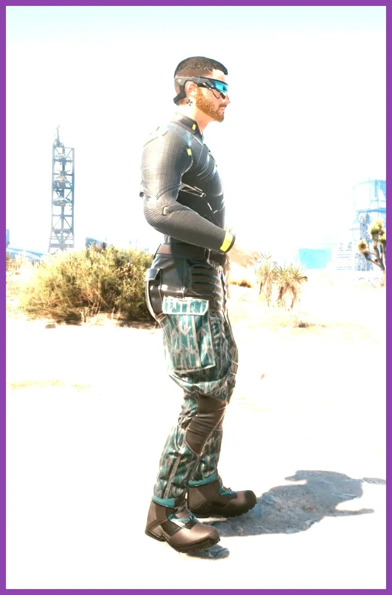 V wearing high tier netrunner armor set in Cyberpunk 2077