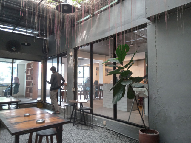 Singgah Coffee & Book