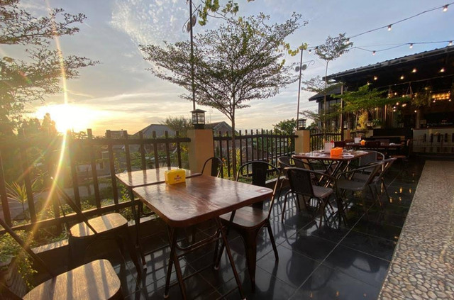 Khayangan RooftopCafe